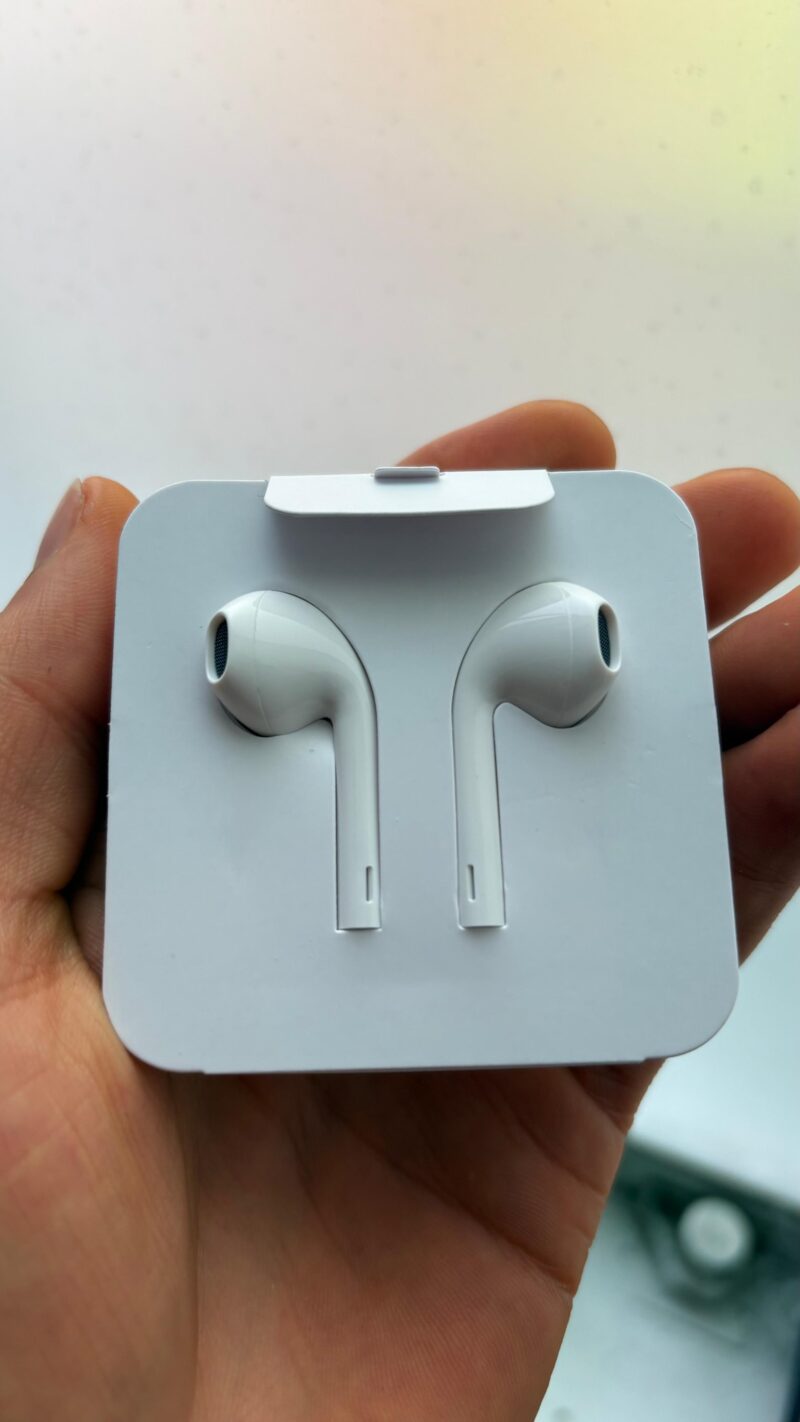 AERPODS CON CABLE lightning - 3 AUDIFONOS AERPODS CON "CABLE lightning"