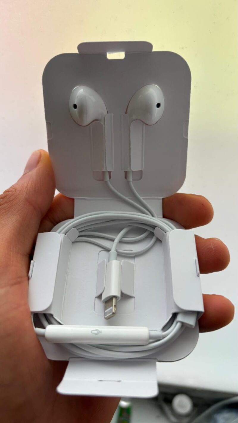 AERPODS CON CABLE lightning - 4 AUDIFONOS AERPODS CON "CABLE lightning"